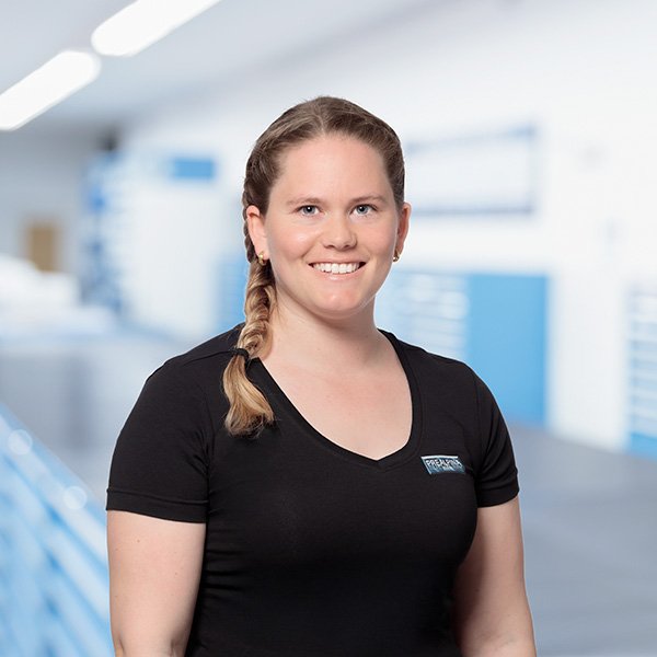 Milena Wegelin, Mitarbeiterin Lager, Logistik, Prealpina Suisse GmbH